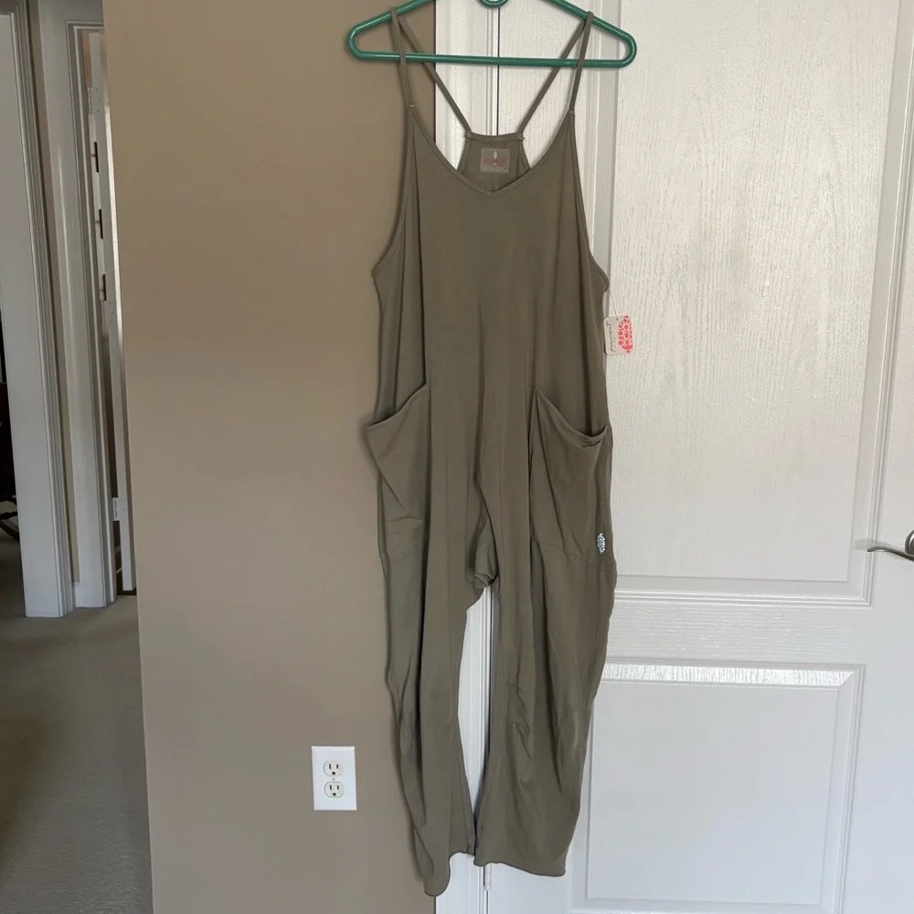 NWT Free People Women’s FP Movement Hot Shot Onesie. Size XS. - Picture 4 of 7